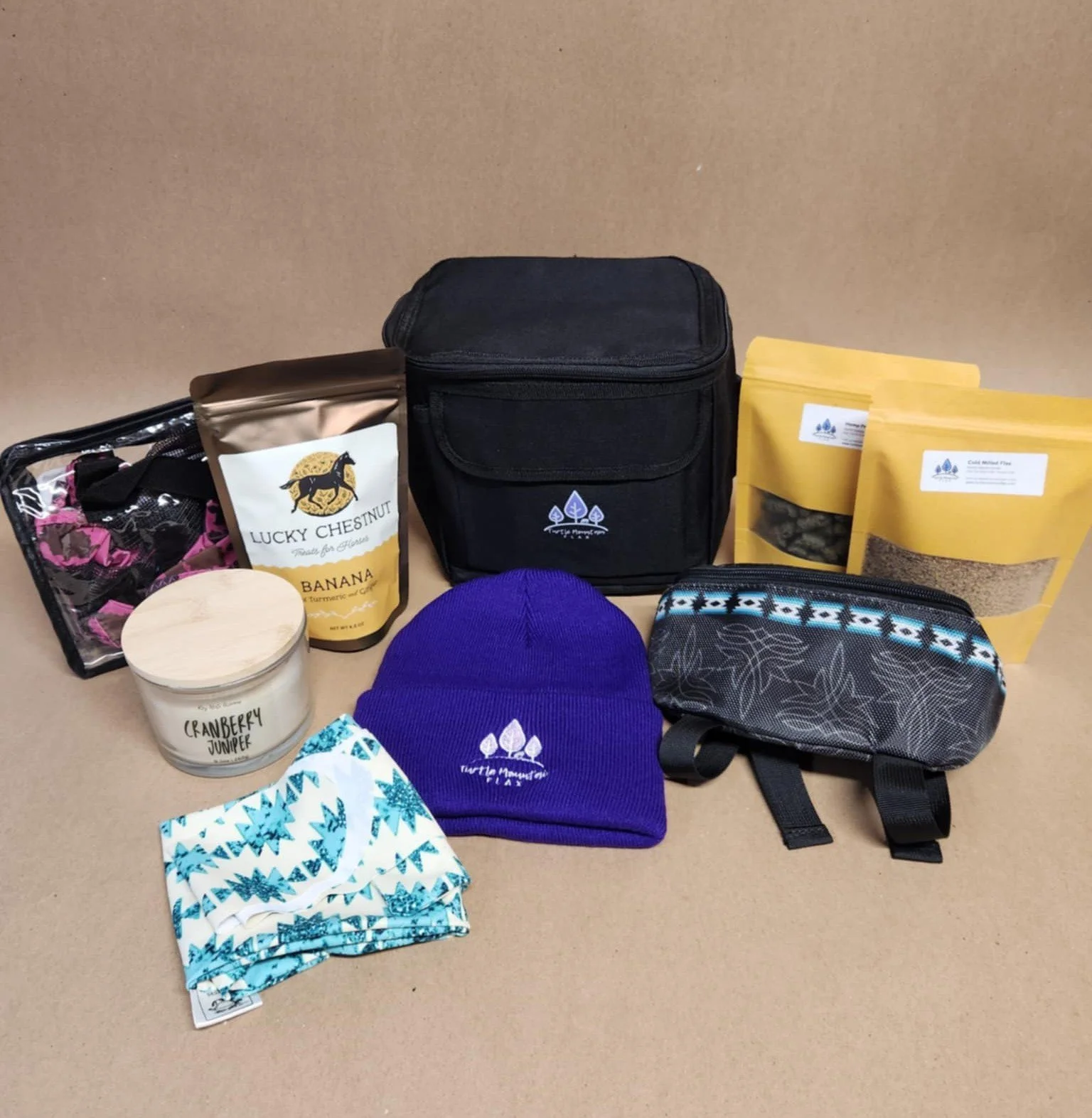 It's Black Friday and as promised, it's also G I V E A W A Y time! 🥳

What's included this time:
-Fly mask from @hot_headstalls 
-Treats from @luckychestnut.co 
-Candle from our favorites at @keynotearomas 
-Tail bag from Dizzy Lizzy Designs
-Cooler