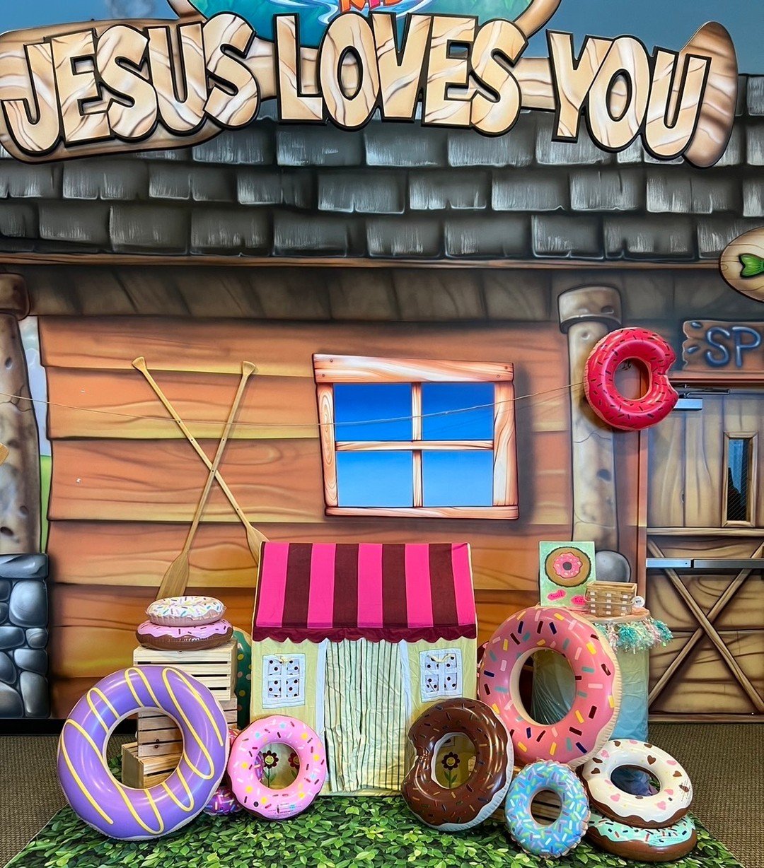 See!👇
Our Riverkids have decorated a cute donut space and hope that everyone can support the children's home's fundraising and adoption.🍩🍪
If you didn't join us last week, you have another chance this Sunday!
This Sunday, we still will hold the ev
