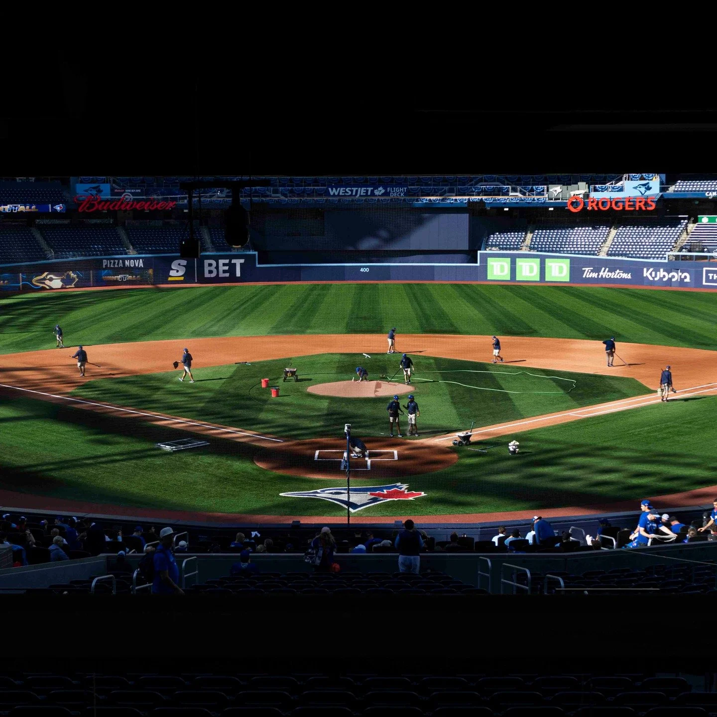 On this World Series eve it felt like the perfect time to share some of my photos from the Jays inter-squad games before the ALDS. It was a fun couple days to run around as a fan and find some fun shooting spots.

Now it's on to the big show.