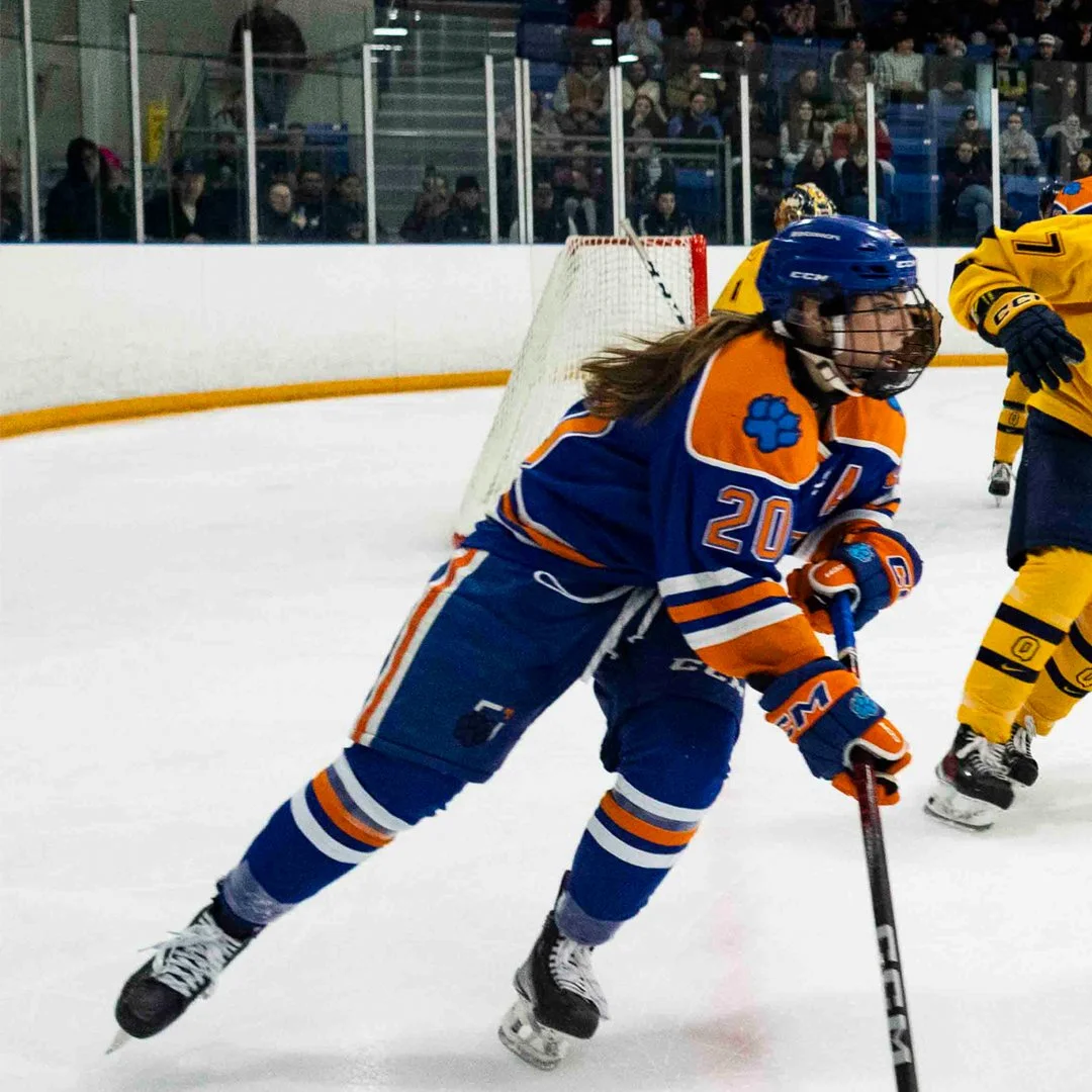W I D E S H O T S for @ot_ridgebacks and @ridgebackswhky 

Loved the packed rink and the vibes. Go win in Kingston so we can do this again!