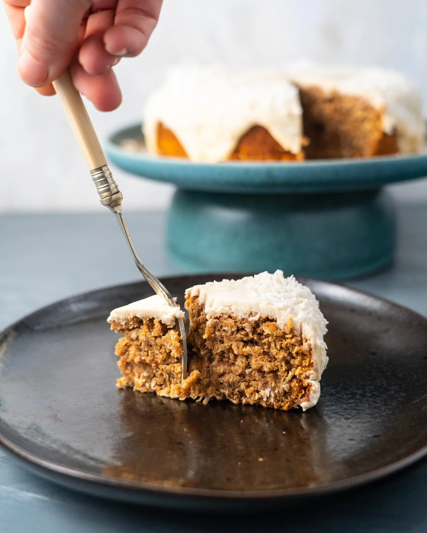 Coconut cake with snowy frosting ❄️ 🍰 💕 

This is the cake I made for @twskelton&rsquo;s birthday on Tuesday. 🎈Looking at it now, I think it's safe to say I was subconsciously inspired by recent weather! It's made with einkorn flour, sweetened wit