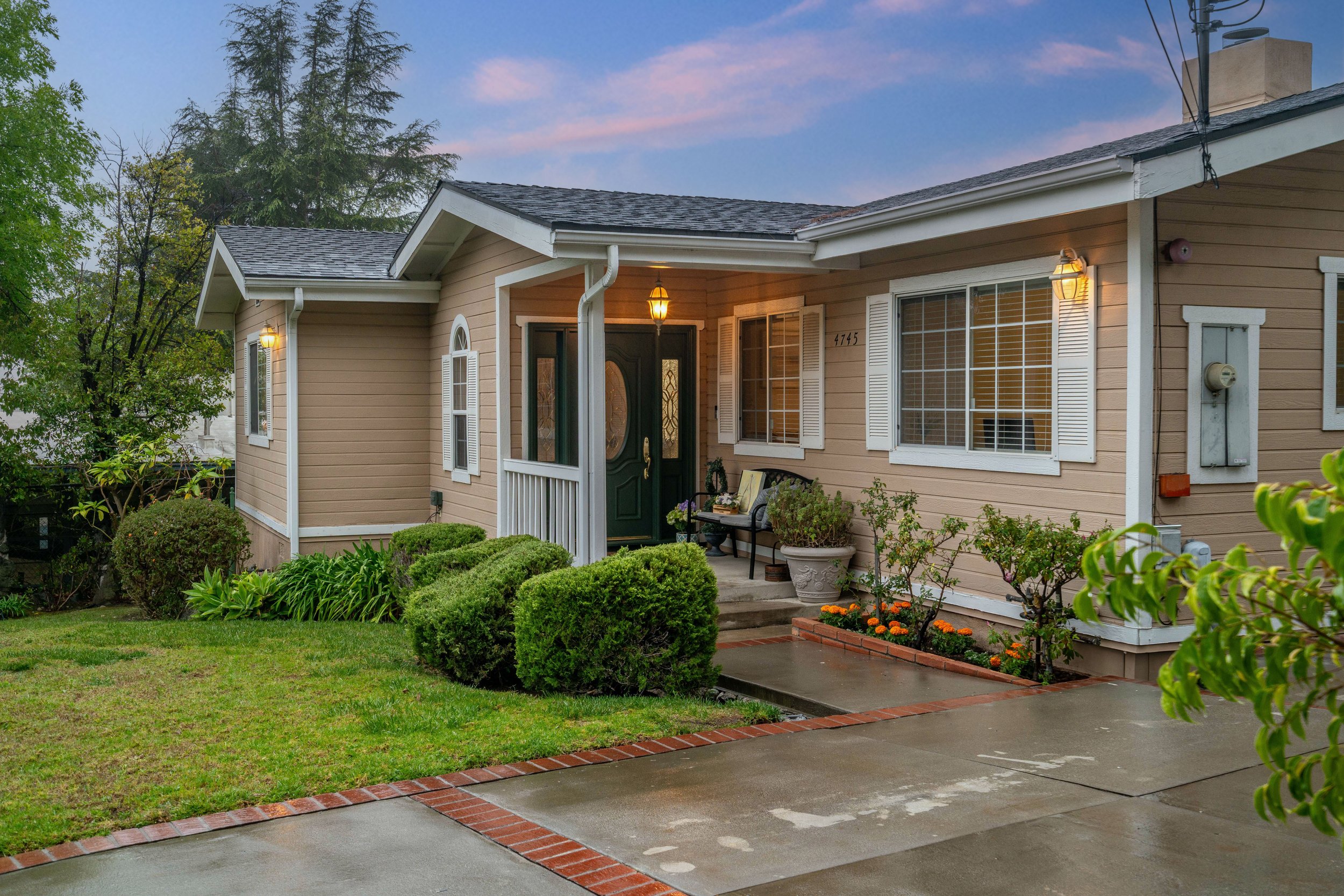 4745 Dunsmore Ave, La Crescenta