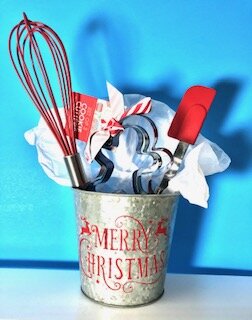 Galvanized Bucket (sm) with "Merry Christmas" painted in Red