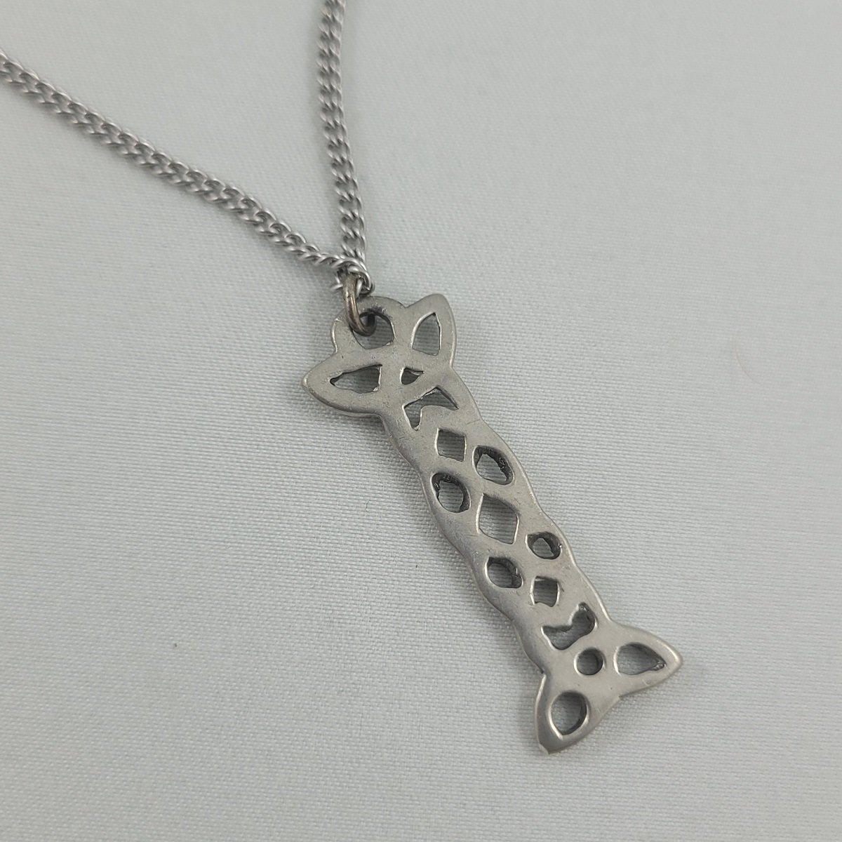 Galway Bay Design Celtic Knot 1.5 Inch Pewter Pendant 18 Inch Silvertone Curb Chain Princess Necklace Backside