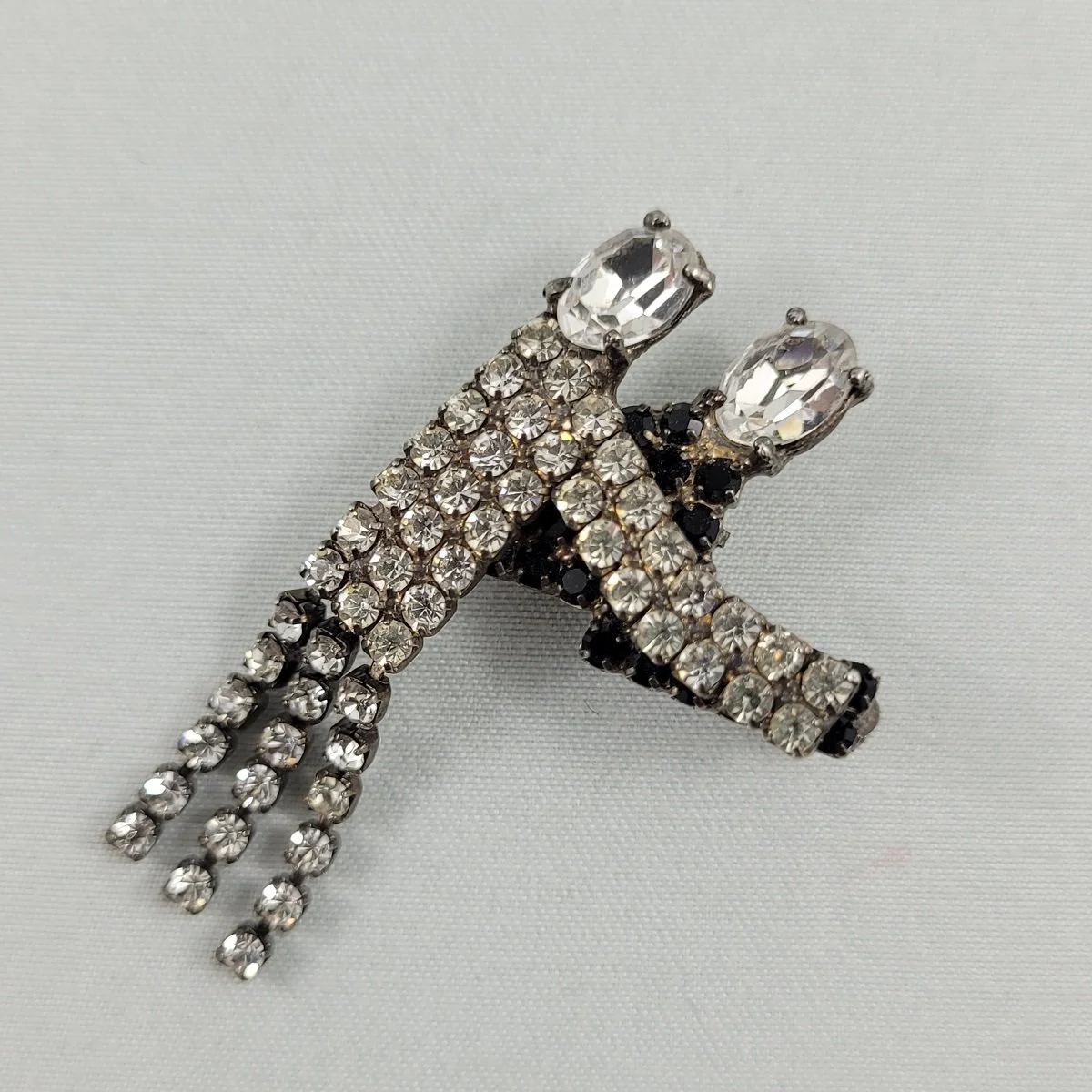 Butler & Wilson Style Unsigned Ballroom Dancing Couple Prong-Set Clear Black Pave Crystal Rhinestones Figural Brooch -3.jpg