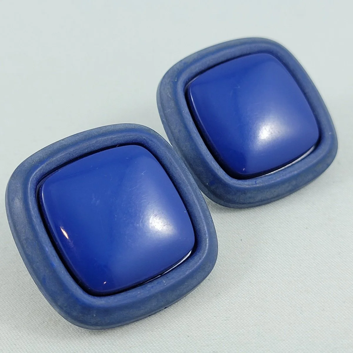 Mod Pop-Art Navy Denim Blue Molded Plastic Inset Lucite Oversized Rounded Square 1.375 Inch Pierced Earrings -.jpg