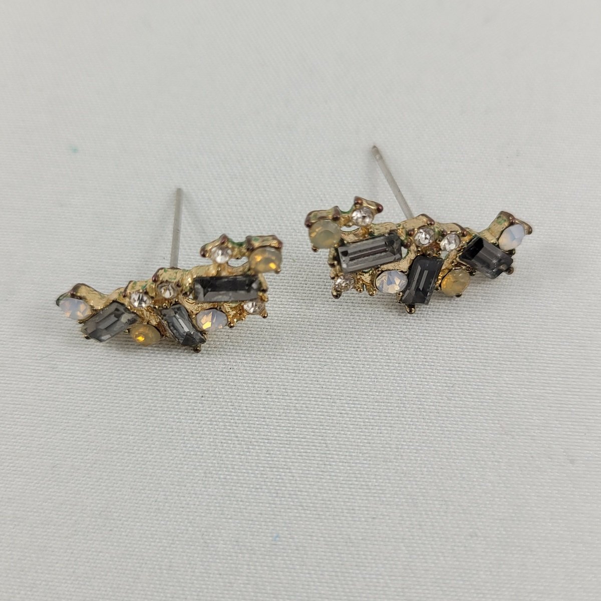 Baguette Chaton Grey Opalescent Rhinestone Cluster .75 Inch Plated Copper Pierced Earrings Front View