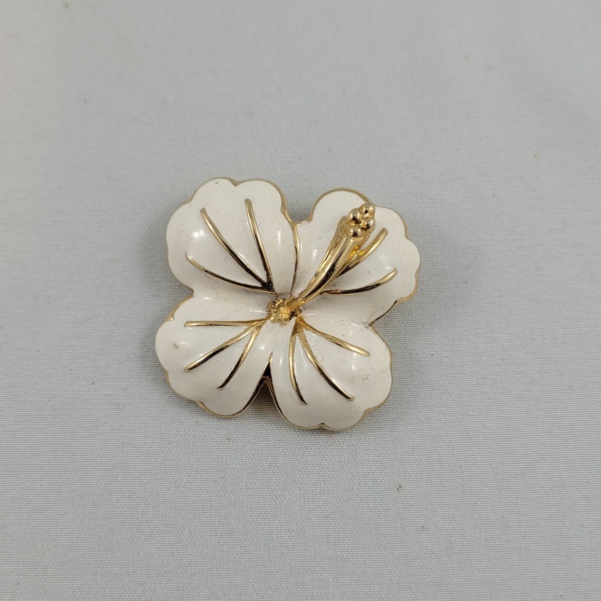 Monet White Enameled Botanical Stylized Hibiscus Flower Dimensional Gold-Plated Brooch