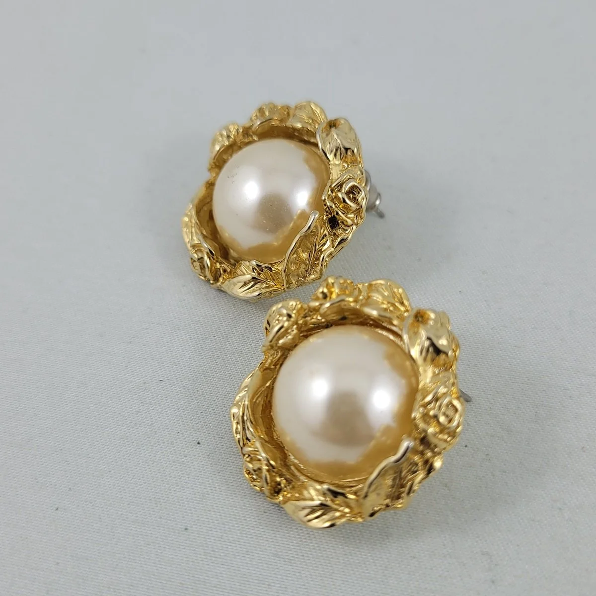 1960's Glam Heavy Gold Plate Nugget Rose Leaf Border Inset Faux Mabe Pearl 1 Inch Pierced Earrings -1.jpg