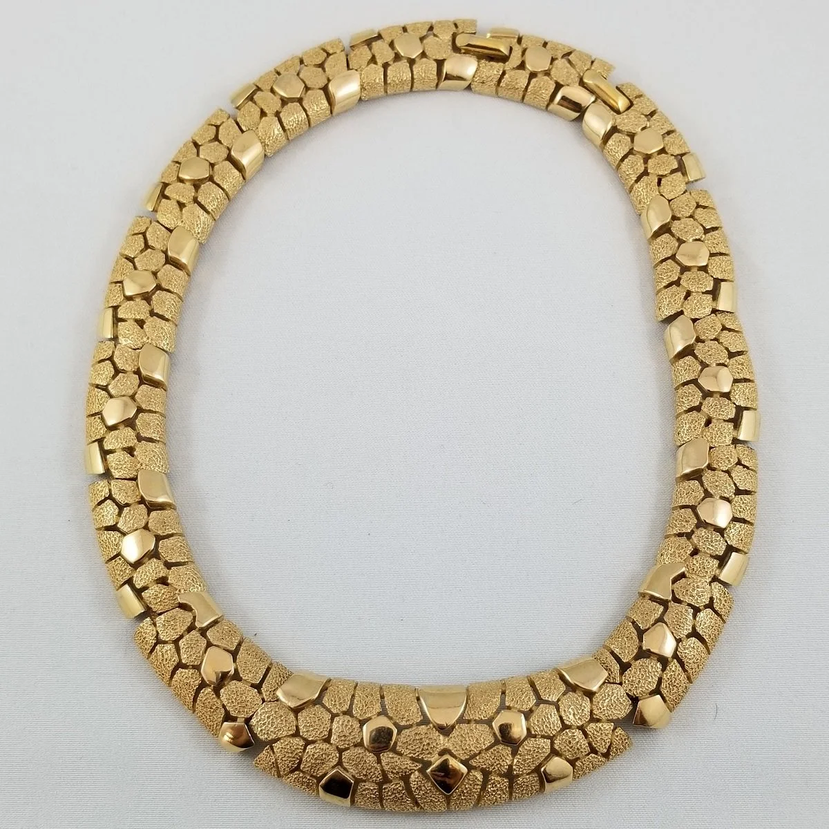 Trifari Crown 1960's Gold-Tone Trifarizade Casbah Mosaic Tessellated Honeycomb Collier Necklace with Signed Extender