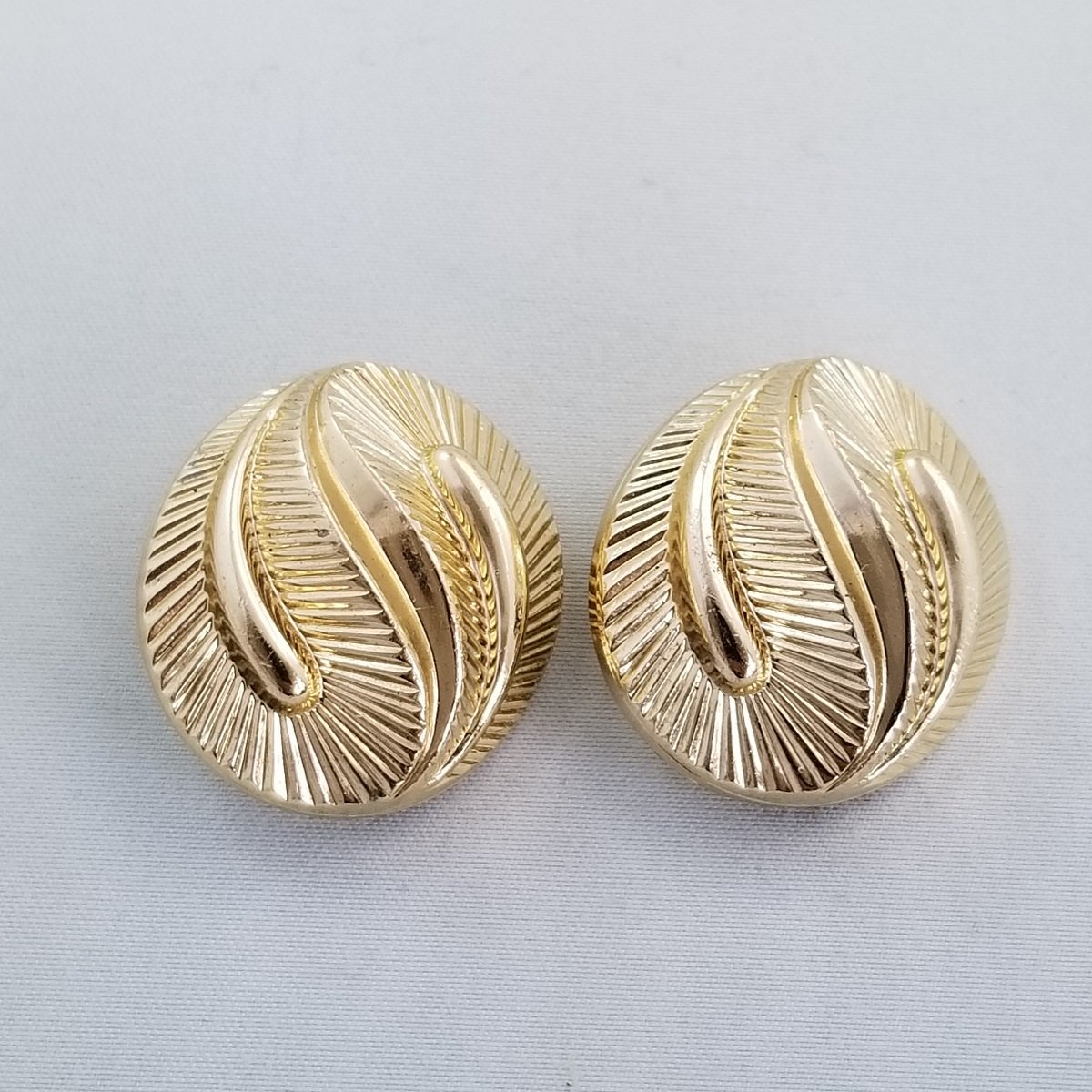 Alfred Philippe Crown Trifari 1954 Trifarium Gold-plated Textured Paisley Swirl Clip-on Earrings.jpg (Copy)