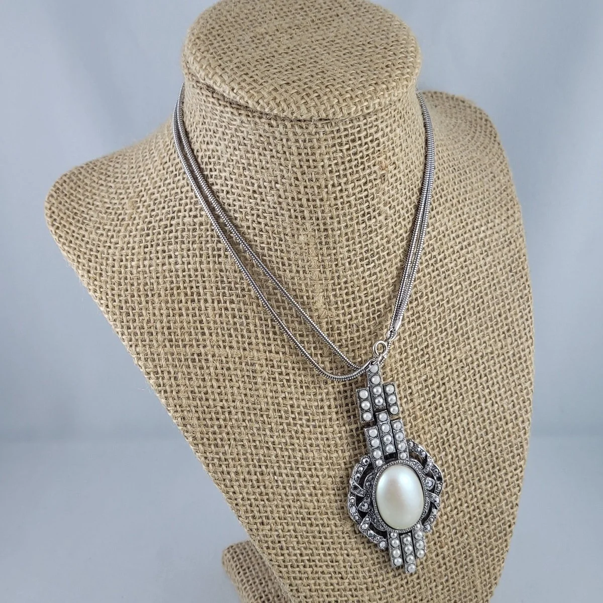 Richelieu 1930's Art Deco Silver-Tone Mabe Pearl Articulated Lavalier Necklace