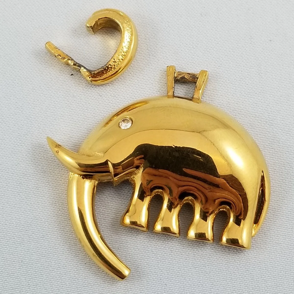 D'Orlan 1980's Archival Boucher Design #9048 Elephant Gold-Tone Pendant.jpg