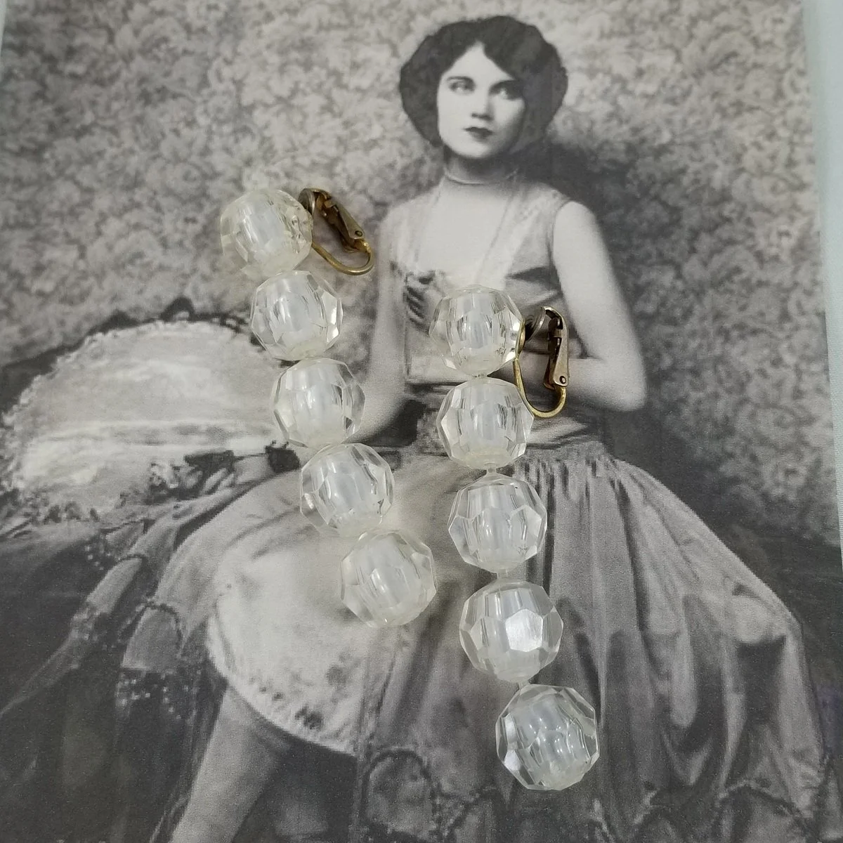 Richelieu Crystelle Poppit Faceted Clear Simulated Crystal Lucite Pop Bead Shoulder Duster Dangle Clip-on Earrings Pose (Copy)
