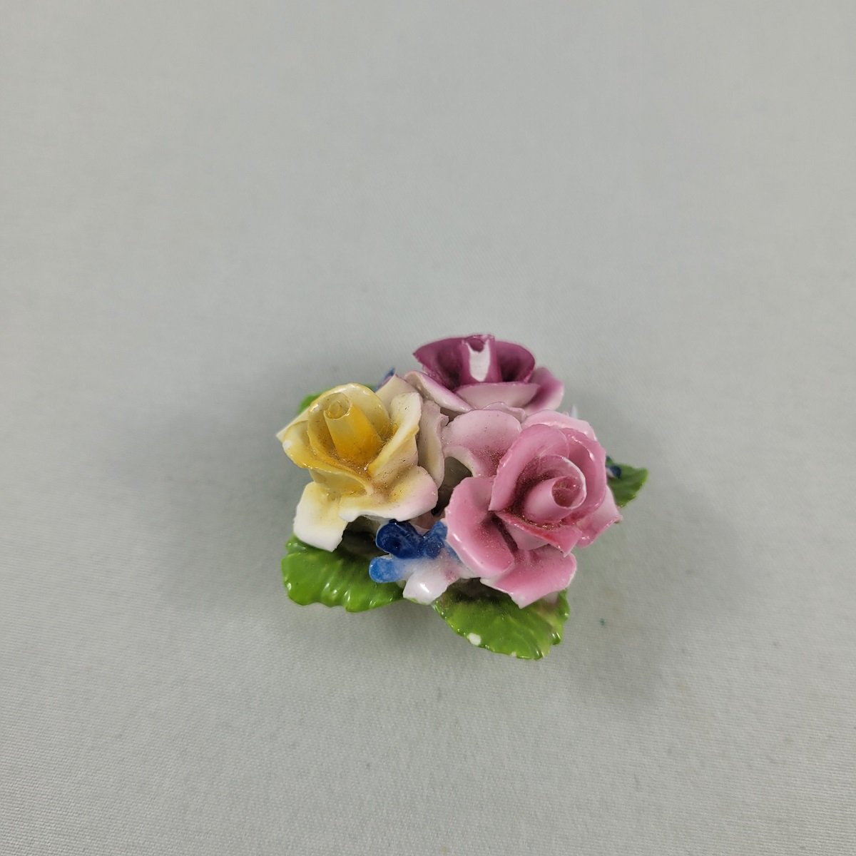 Thorley Bone China 1950's Glazed Porcelain Triple Rose Flower Bouquet 1.5 Inch Brooch Made in England side View