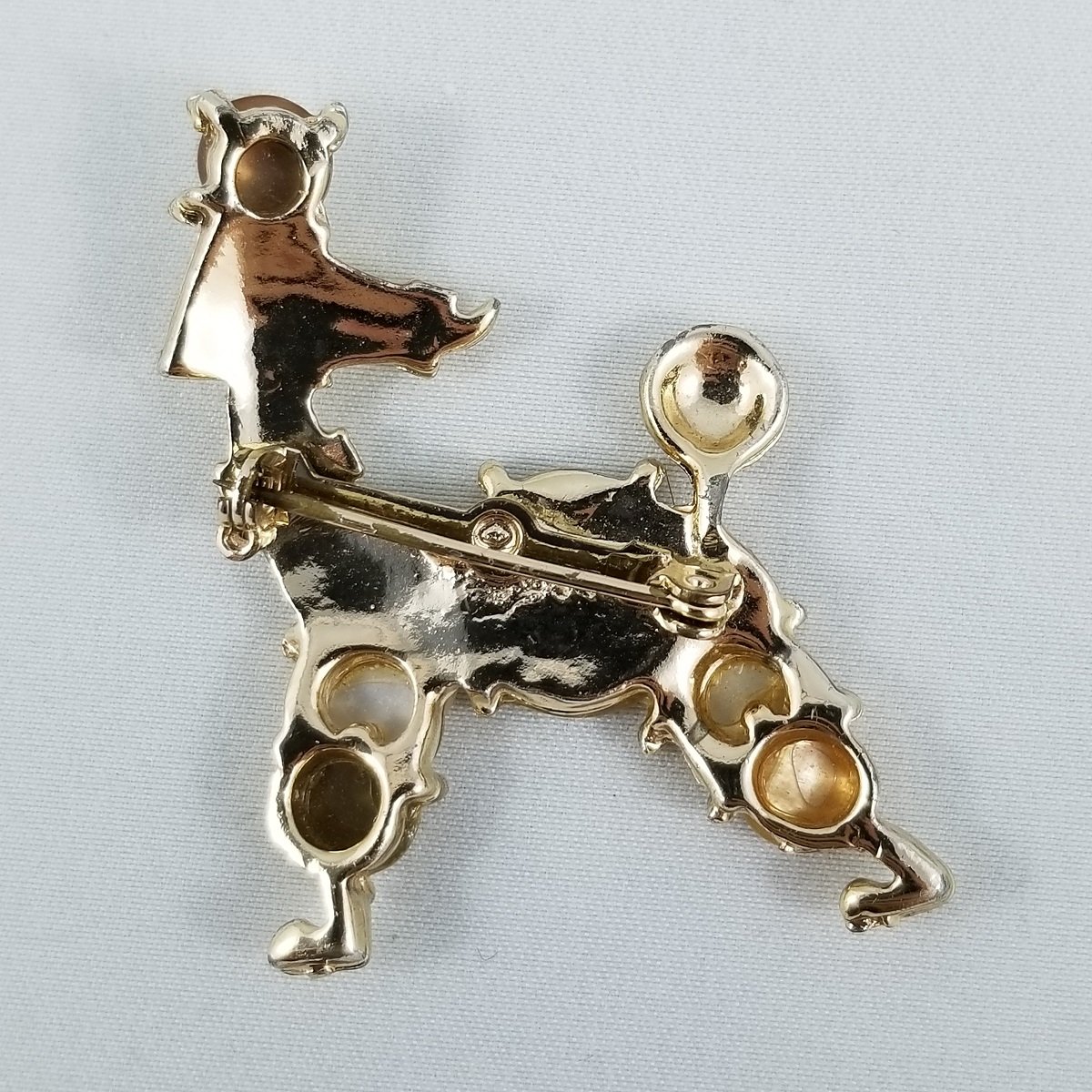Marcel Boucher Inspired Mother of Pearl Disc Poodle Textured Gold-tone Brooch 5719 -2.jpg