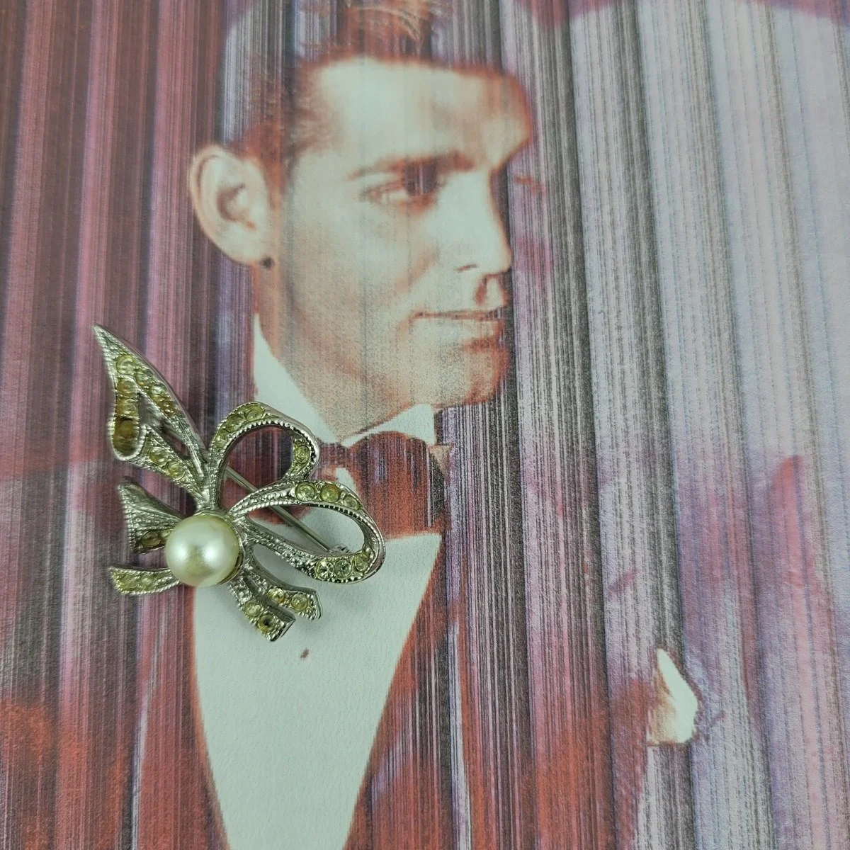 1940's - 1950's Ribbon Bow Pave Clear Rhinestone Faux Marcasite Pearl Silver-tone 1.5 Inch Brooch Pose