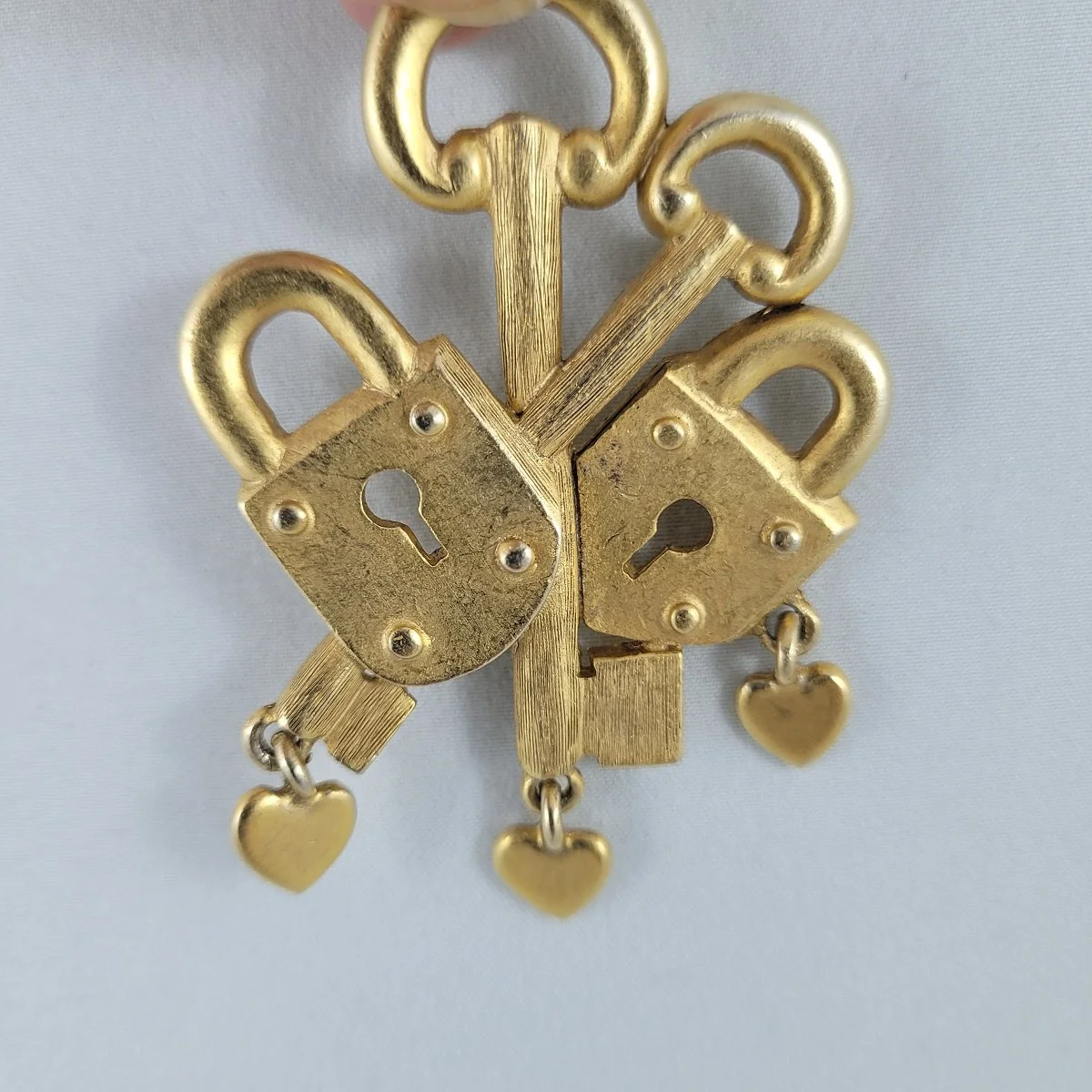 RVP Satin Matte Gold Keys and Locks Heart Charm Brooch Close Up