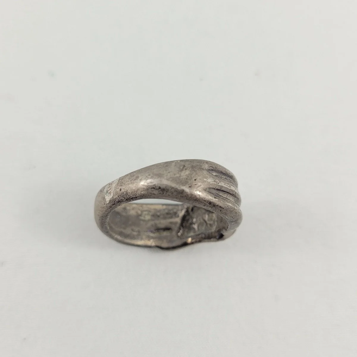 Antiqued Silvertone Pinch Wrap Ribbed Design 7mm Band Ring Size 7.5 -5.jpg