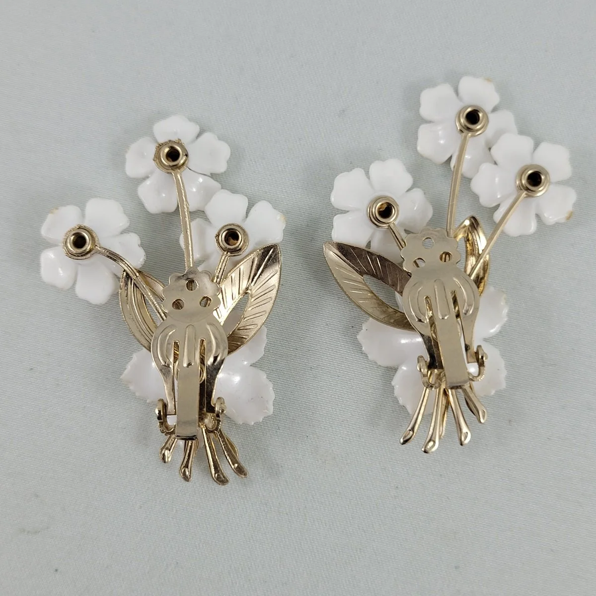 Molded White Plastic Clear Rhinestone Flower Spray Gold Riveted Ear Climber Crawler Clip-on Earrings -1.jpg (Copy)