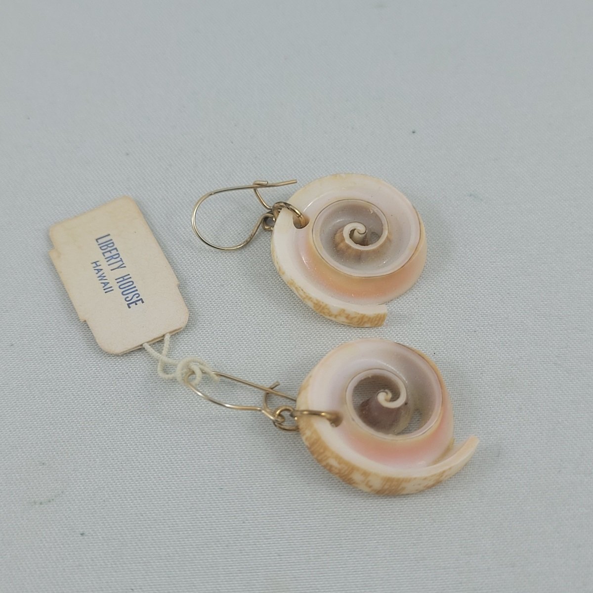Liberty House Hawaii Genuine Seashell Shell 1.375 Inch Pierced Earrings Side View