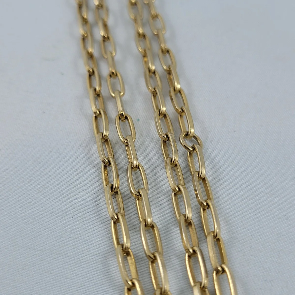 1960's - 1970's Gold-tone Elongated Oval Link Cable Chain Loopable 36 Inch Opera Necklace Close Up