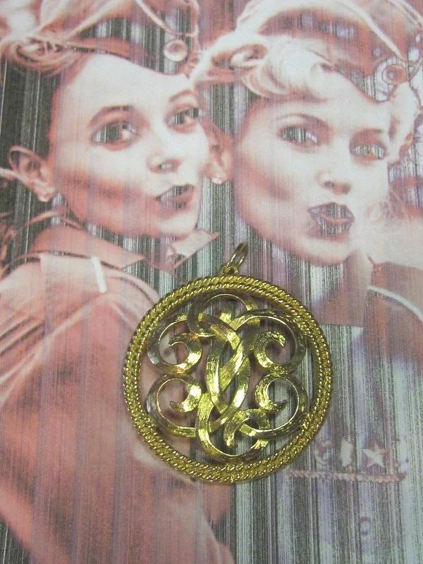 Monet 1960’s High-Gauge Damask Scroll Gold Rope Medallion Pendant -3.jpg