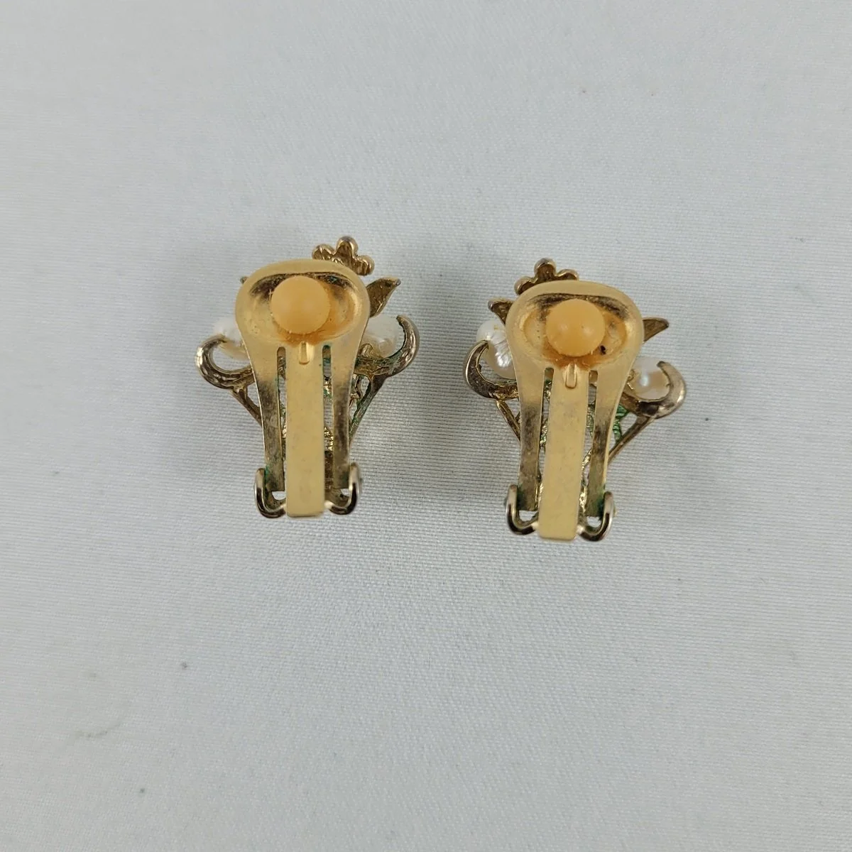 1960's Triple Genuine Baroque Freshwater Pearl Gold-tone Flower Basket .75 Inch Clip-on Earrings Backside
