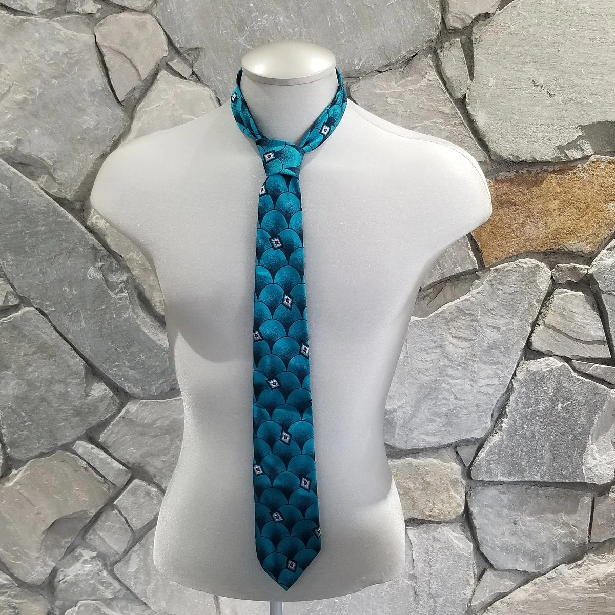 Hugo Boss Designer Cobalt Blue Silk Diamond Pattern Necktie -5.jpg (Copy)