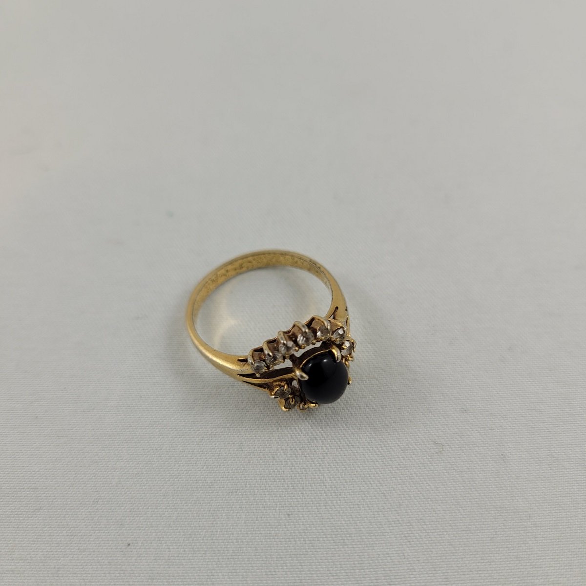 Onyx Stone Cabochon Simulated Diamond Open Back Gold Plated Ring Size 7.5 Top Front
