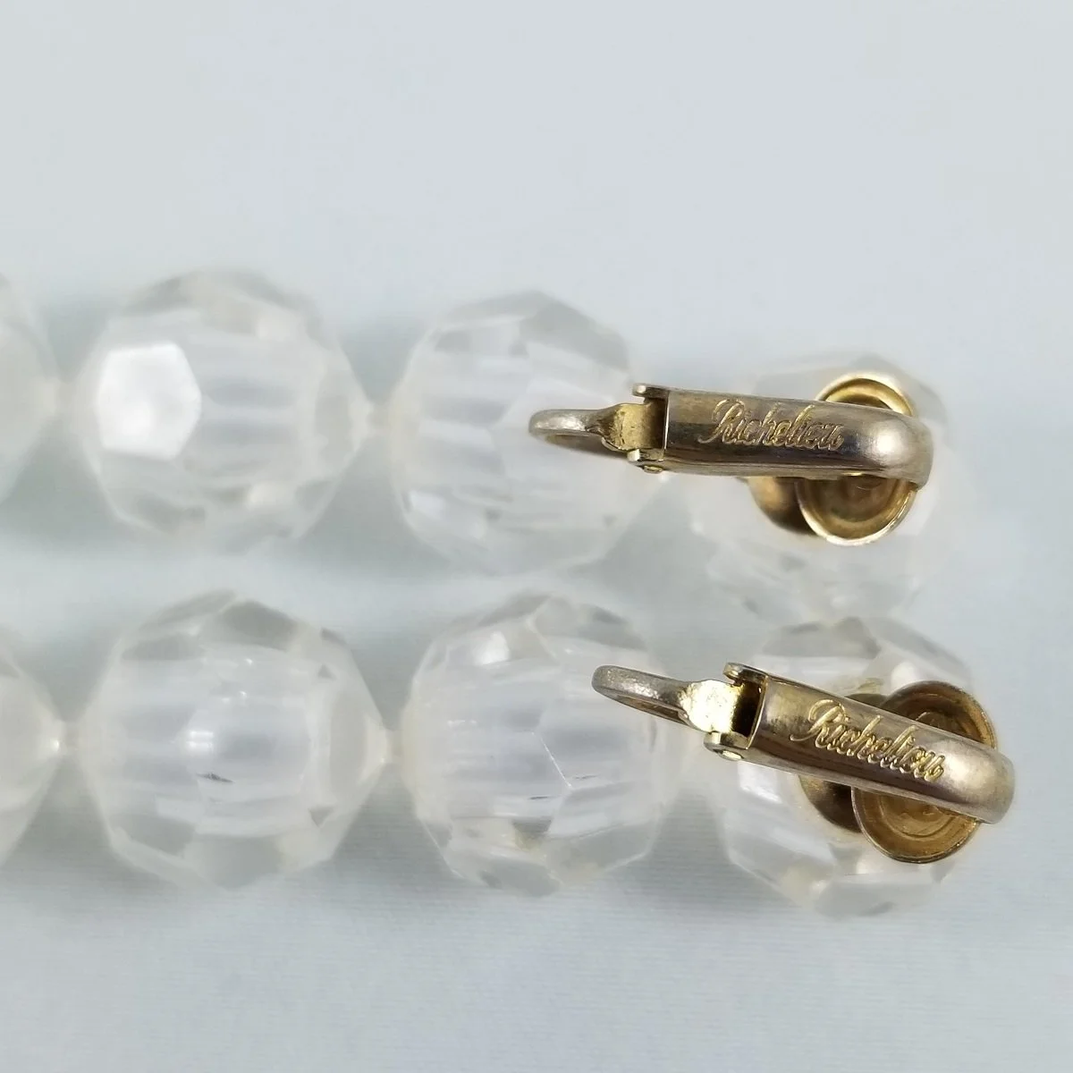 Richelieu Crystelle Poppit Faceted Clear Simulated Crystal Lucite Pop Bead Shoulder Duster Dangle Clip-on Earrings Marking (Copy)
