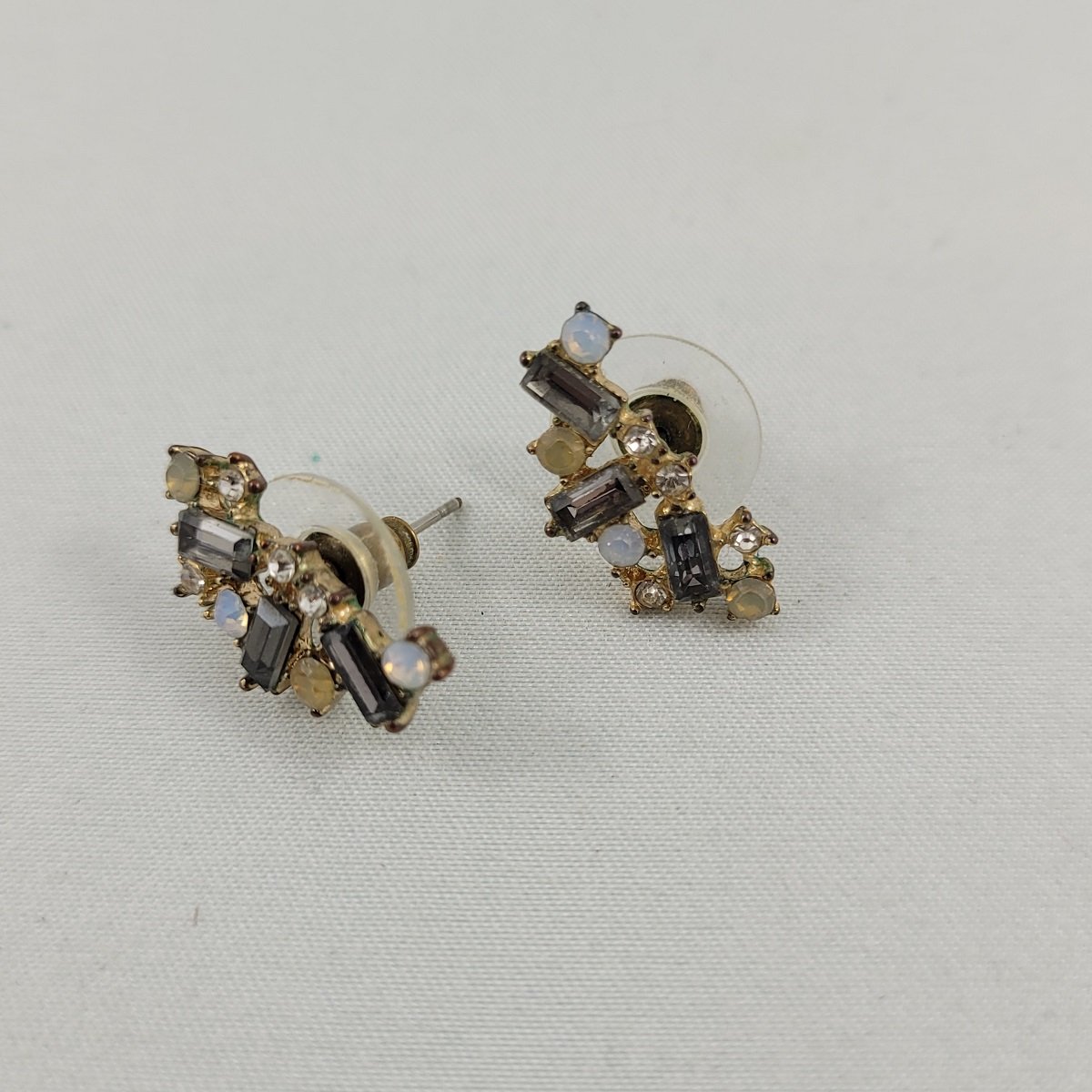 Baguette Chaton Grey Opalescent Rhinestone Cluster .75 Inch Plated Copper Pierced Earrings