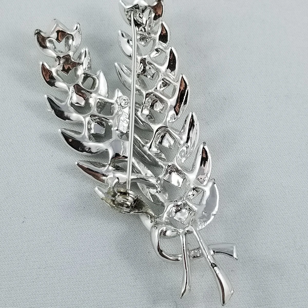 Coro Pegasus Rhodium Plated Shimmering Silver Double Wheat Leaf Botanical Spray Brooch -1.jpg