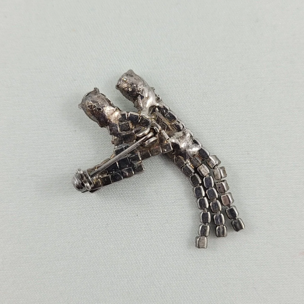 Butler & Wilson Style Unsigned Ballroom Dancing Couple Prong-Set Clear Black Pave Crystal Rhinestones Figural Brooch -2.jpg