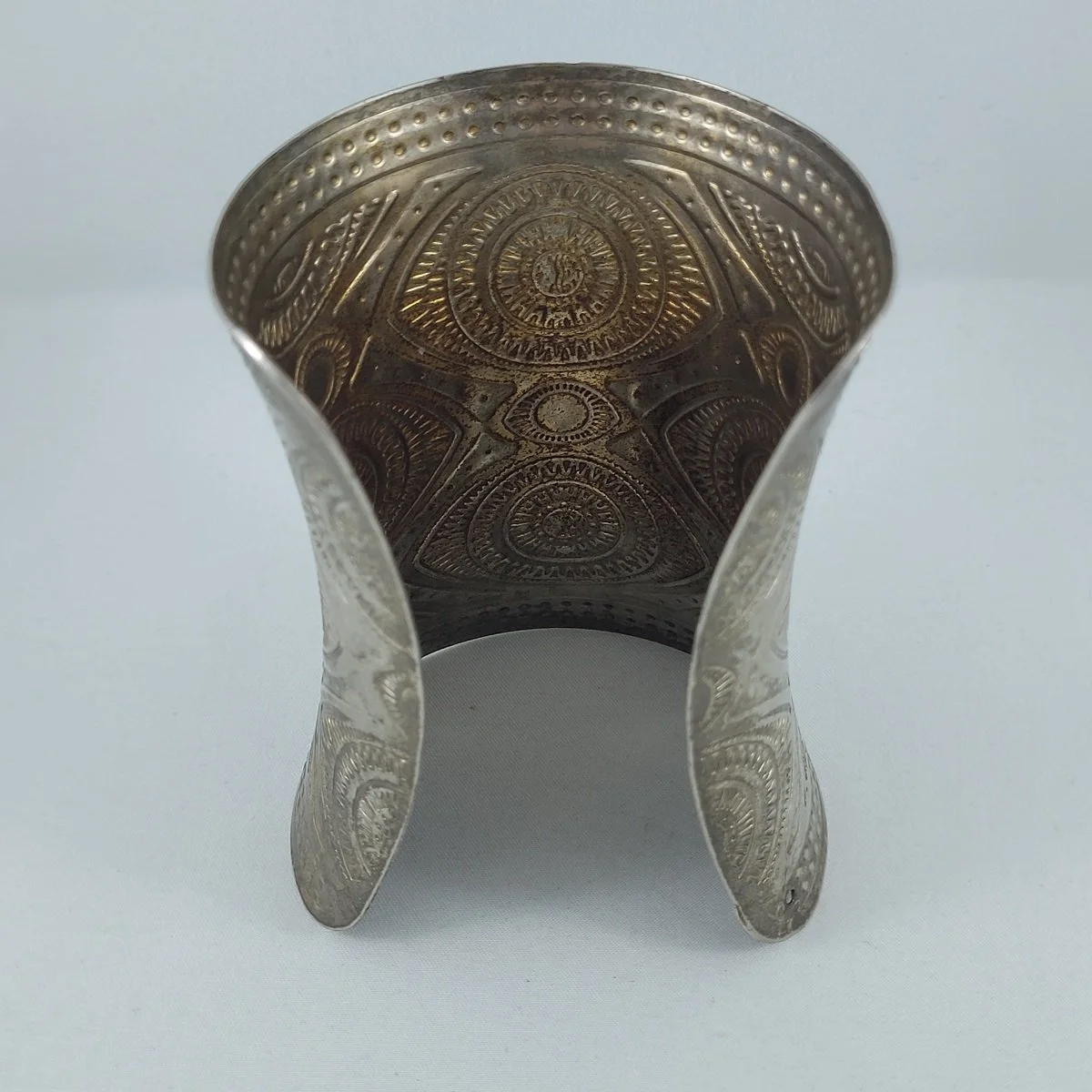 Egyptian Revival Cleopatra Extremely Wide Silver-tone Pliable Metal Relief Embossed Flared Open Cuff Bracelet 4 (Copy)