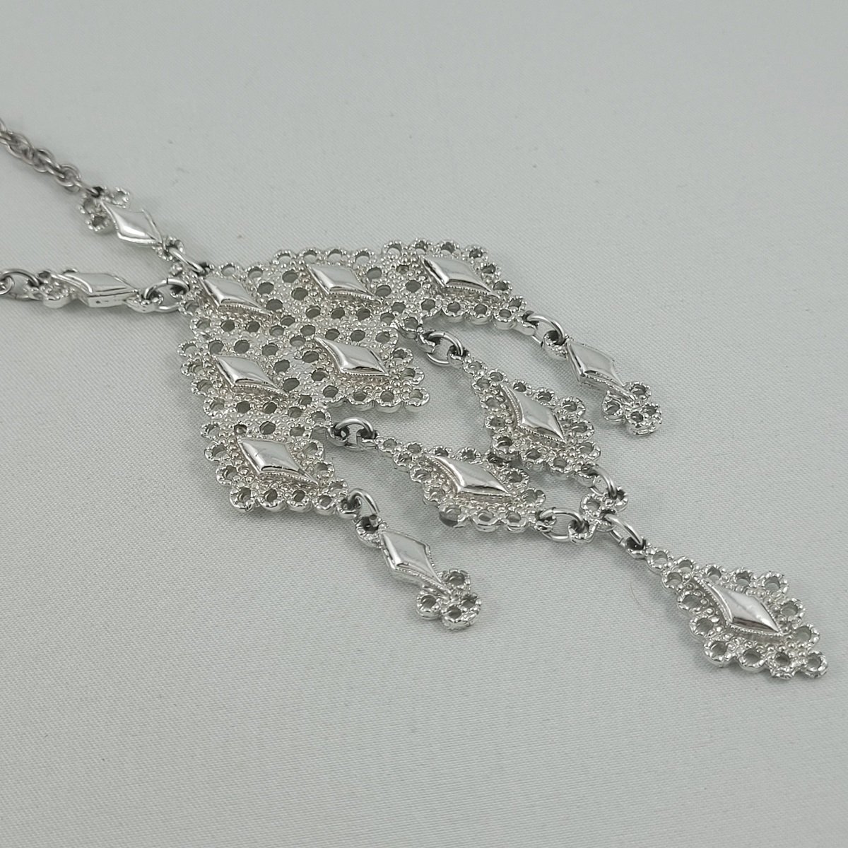 Liquid Metal Silver Chandelier Diamond Pattern Fixed Pendant Double Rope Chain Princess Necklace -4.jpg (Copy)