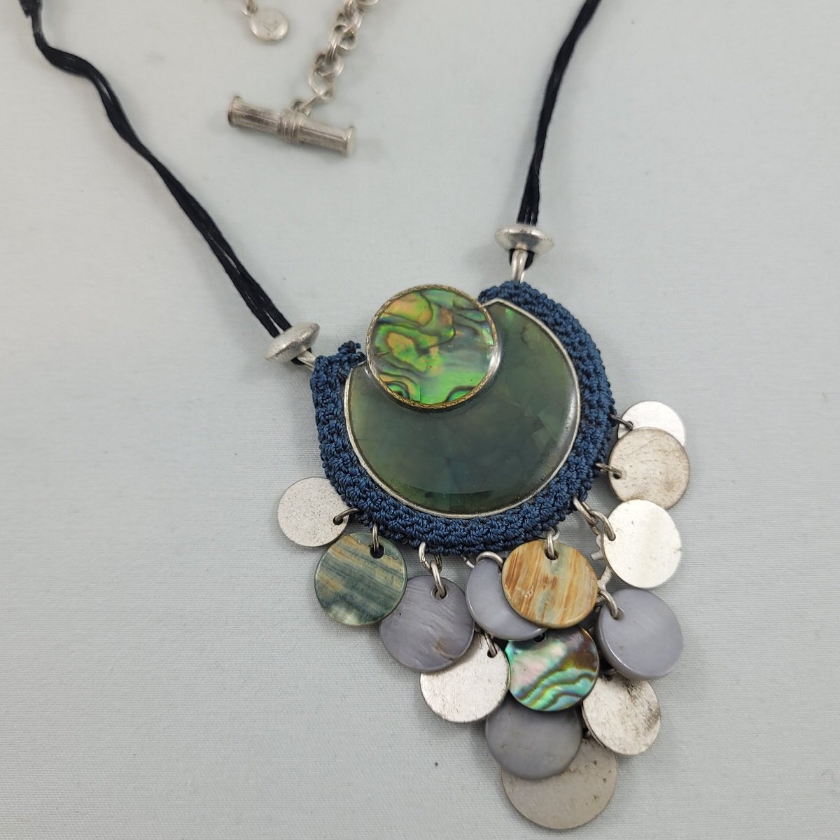 Liz Claiborne Abalone Resin Inlay Coin Chip Fixed Pendant Corded Aluminum Rolo Chain 20 Inch Matinee Necklace Close Up