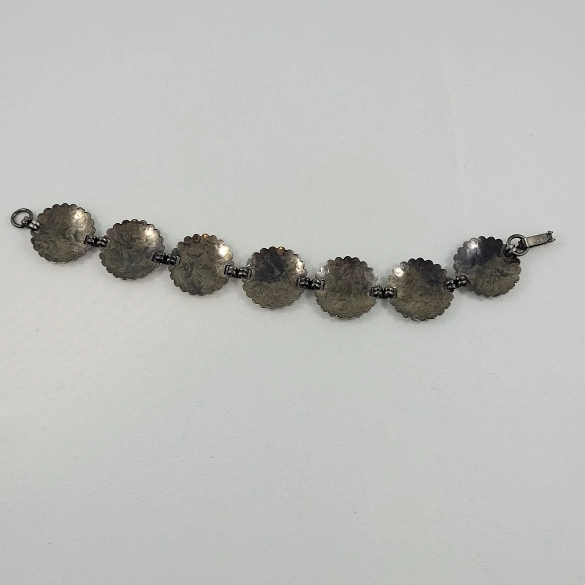 Southwest Navajo Etched Star Silver-tone Scalloped Round Panel Link 8 Inch Bracelet Backside
