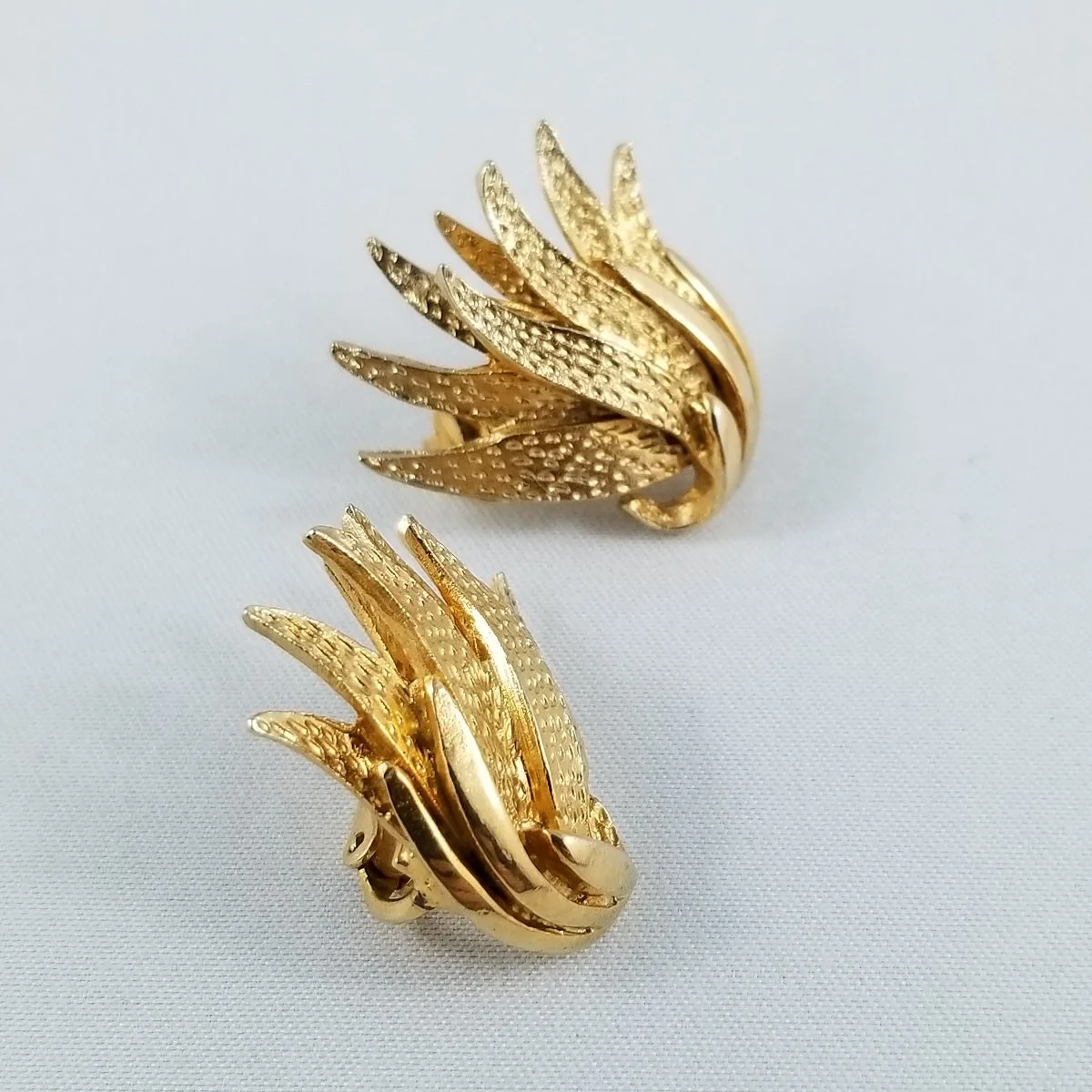 Coro Pegasus Diamond Etched Polished Gold-tone Flower Leaf Clip-on Earrings -1.jpg (Copy)