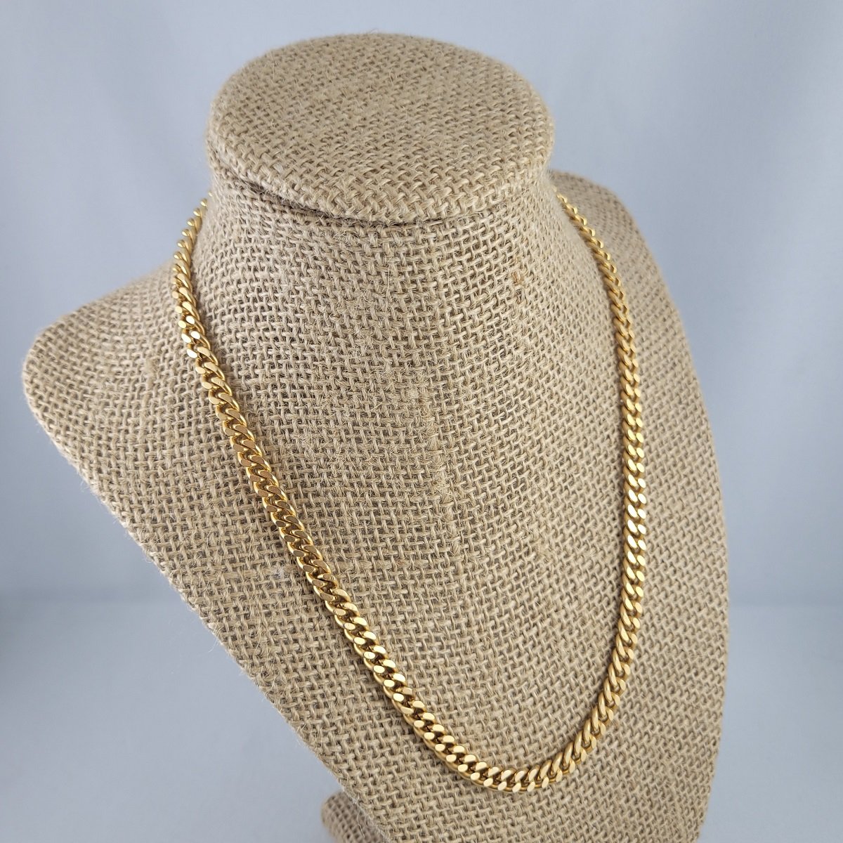 1980's - 1990's Classic Matte Satin Gold 5.8mm Thick Curb Chain 18.5 Inch Princess Necklace Pose
