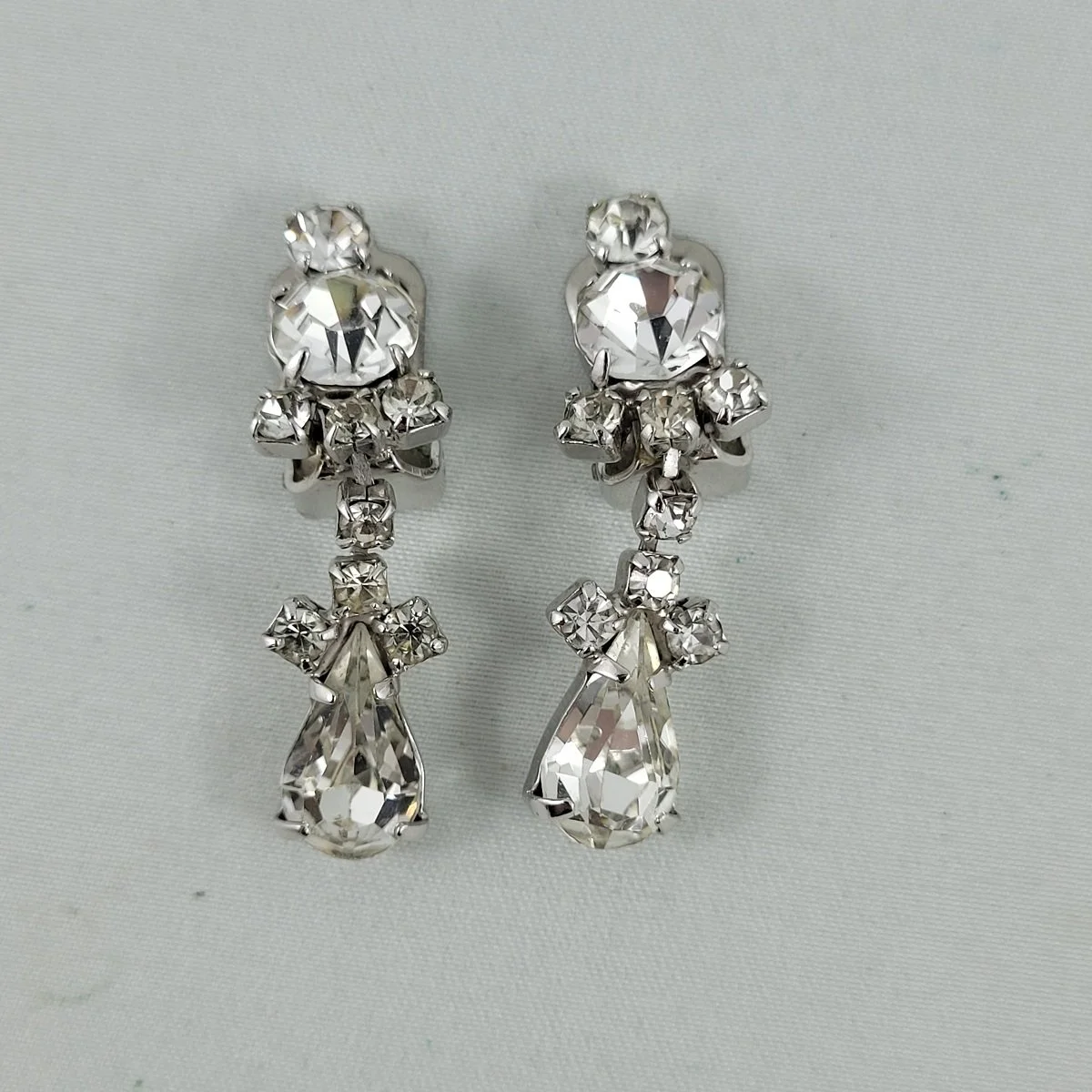 1950's Clear Chaton Teardrop Crystal Rhinestone Drop Dangle Silver-tone 1.5 Inch Clip-on Earrings