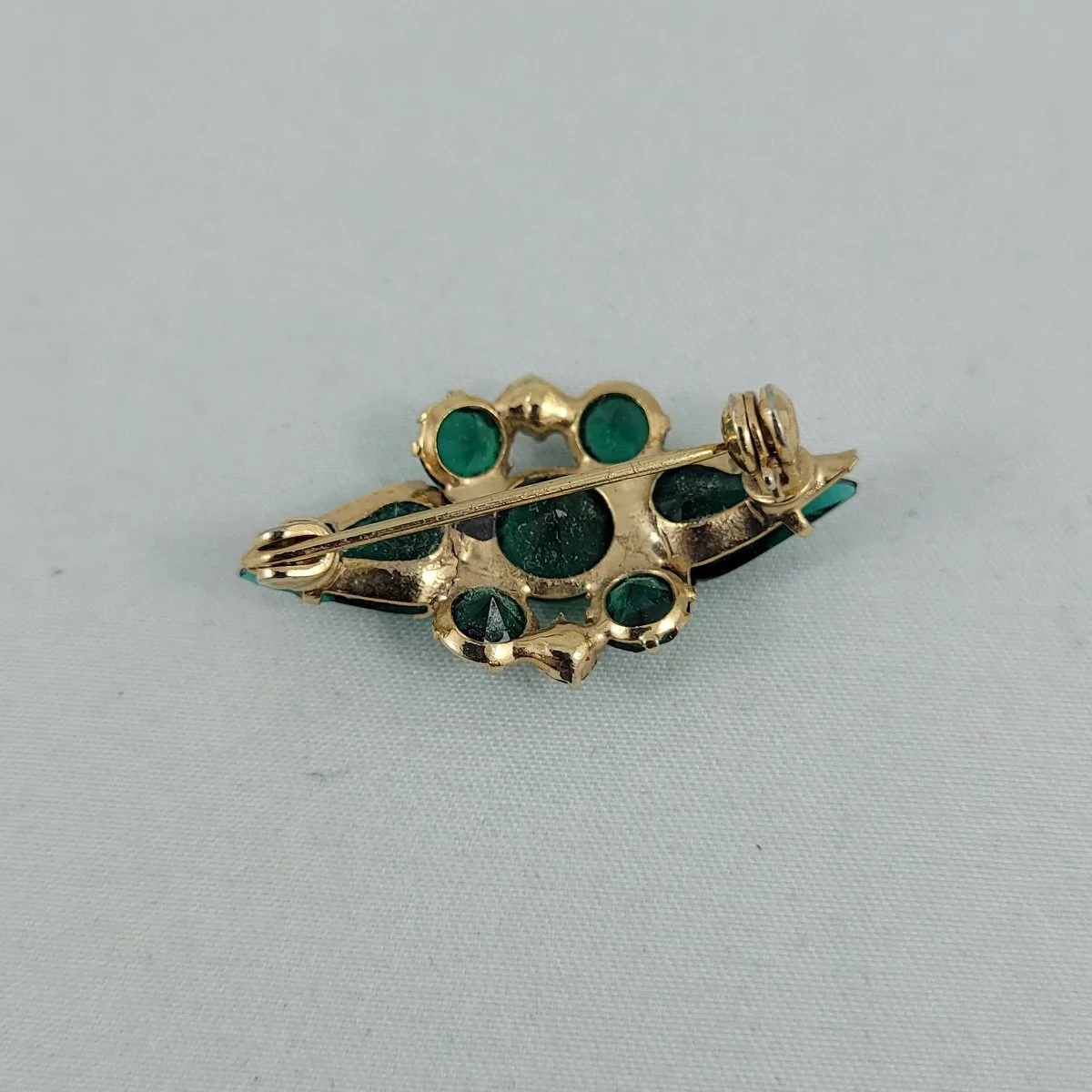 Juliana DeLizza & Elster Emerald Green Pear Chaton Prong Set Rhinestone Open-Back Gold Brooch -5.jpg