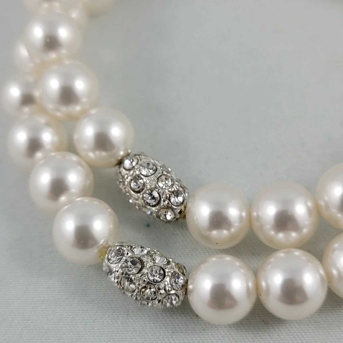 Simulated Pearl 8.2mm Bead Pave Rhinestone Clear Crystal Rhodium Plate Faux Marcasite Oval Bead Accent Stretch Elasticized Bracelet Close Up