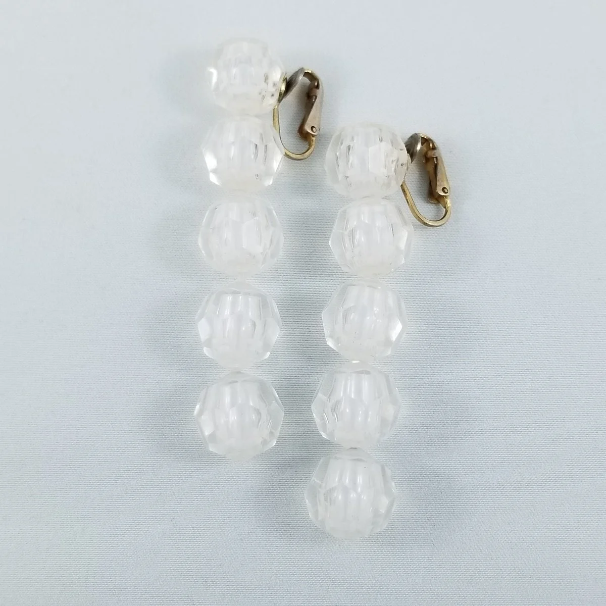 Richelieu Crystelle Poppit Faceted Clear Simulated Crystal Lucite Pop Bead Shoulder Duster Dangle Clip-on Earrings (Copy)