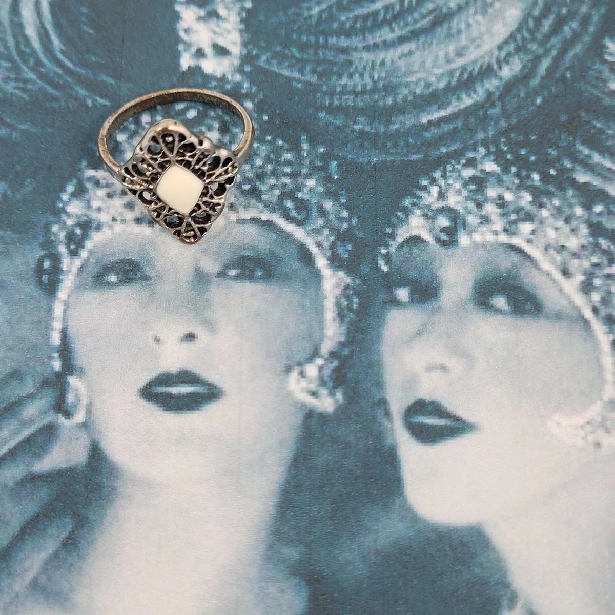 Silver plated Copper Diamond Shape Filigree Cream Enamel Ring Size 5.5 -6.jpg (Copy)