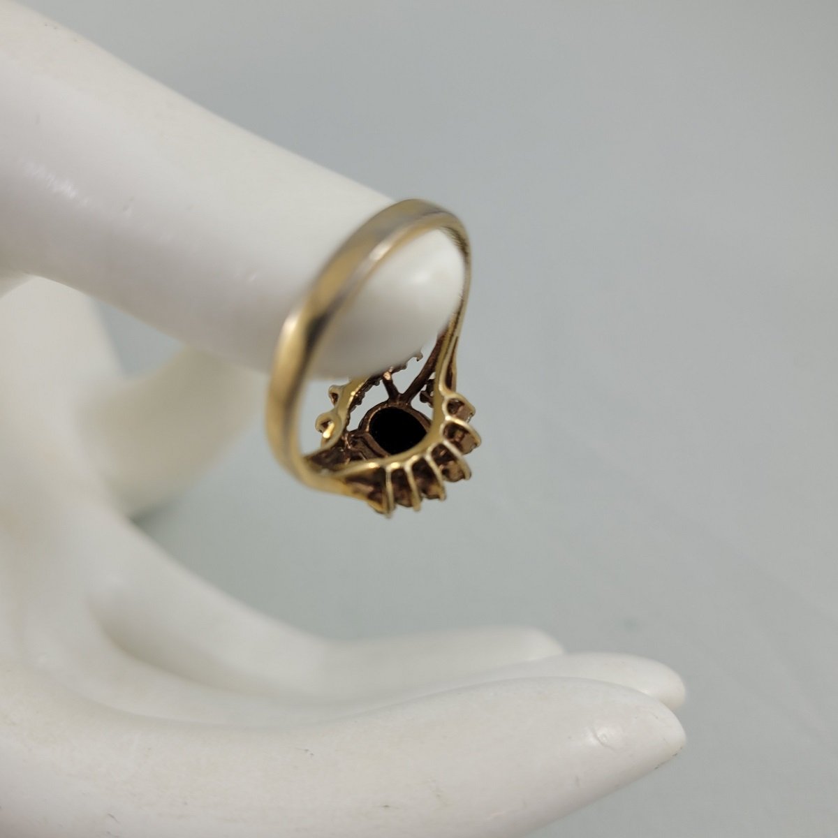 Onyx Stone Cabochon Simulated Diamond Open Back Gold Plated Ring Size 7.5 Backside