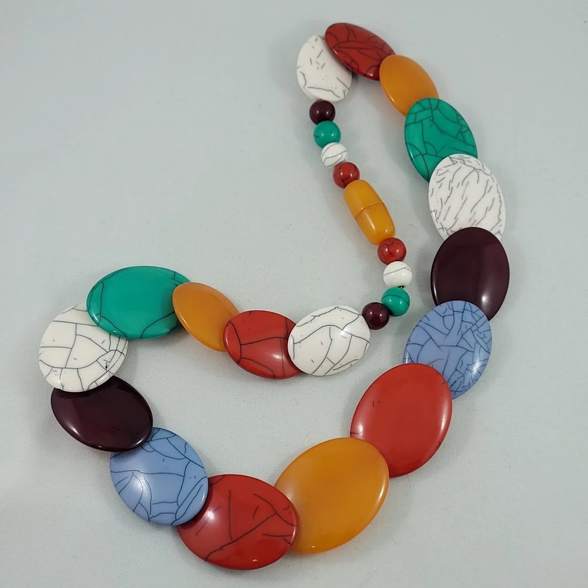 Art Deco Early Plastic Crackle Fakelite Overlapping Flat Oval Discs Graduated Bead Matinee Necklace Front View (Copy)