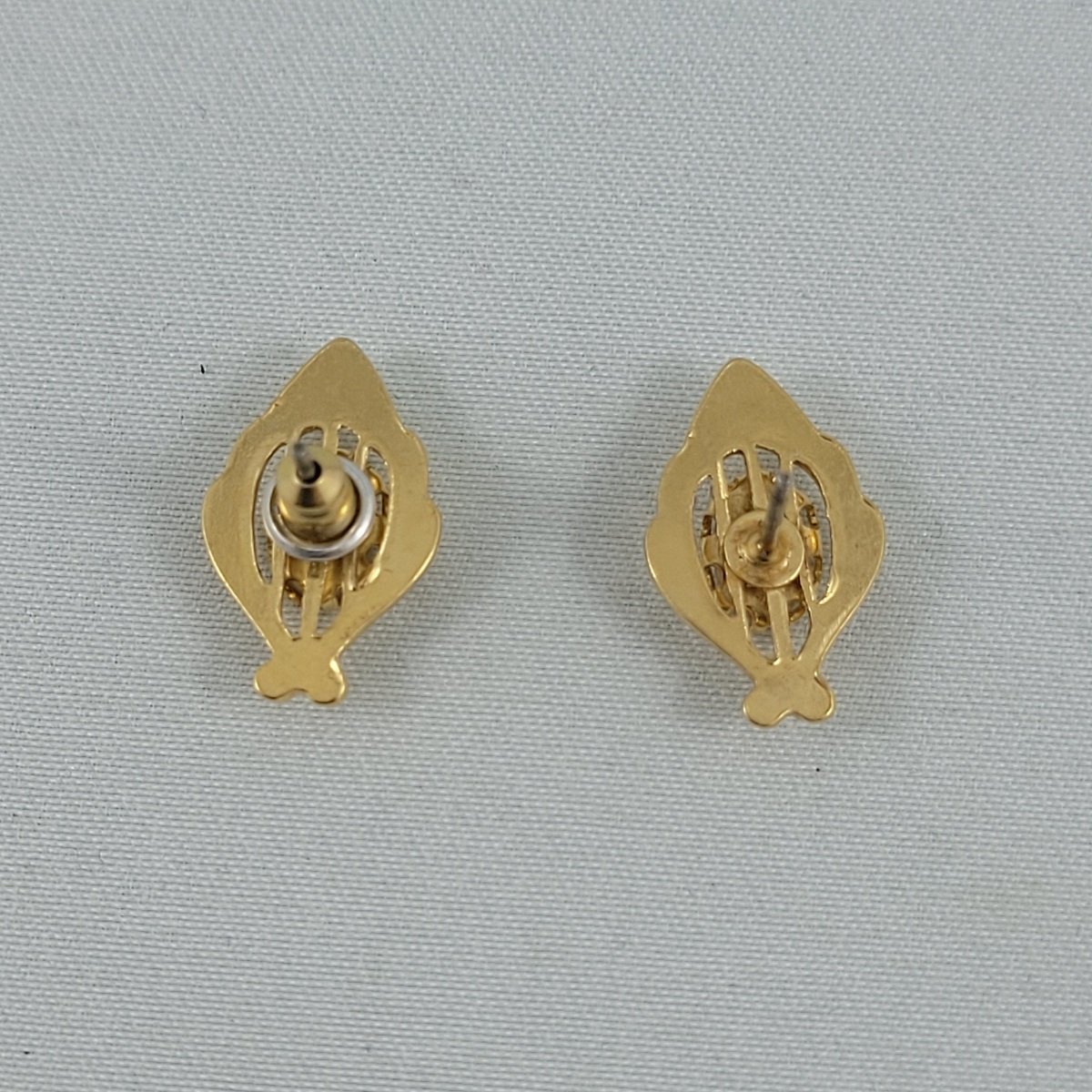 Crown Bezel Set Mother of Pearl Oval Cabochon Gold Leaf Shape .625 Inch Pierced Earrings Backside