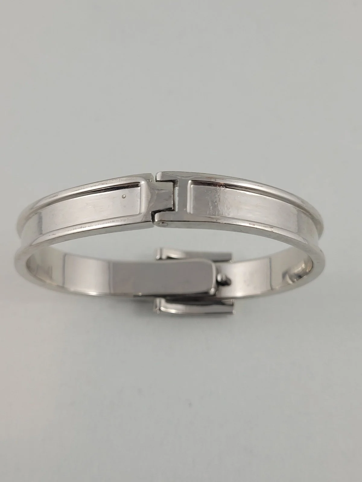Unisex Polished Stainless Steel Belt Buckle Adjustable Hinged Bangle Bracelet Backside (Copy)
