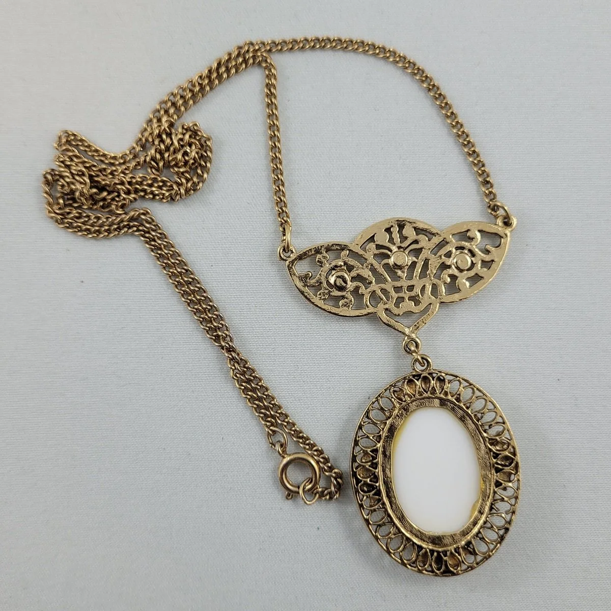 1940's Edwardian Rhinestone Fixed Floral Cameo Oval Drop Filigree Pendant 22.5 Inch Gold Curb Chain Lavalier Matinee Necklace -4.jpg